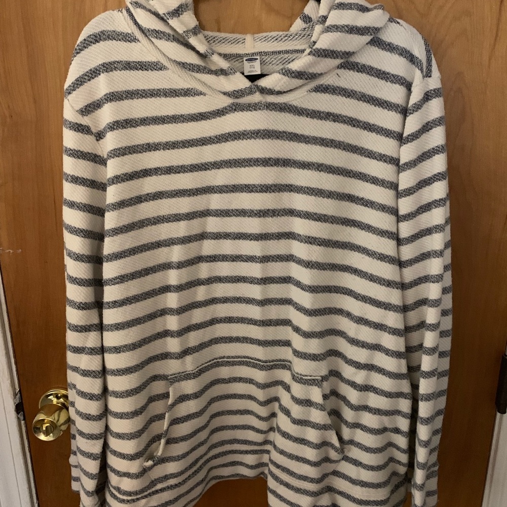 Long sleeve striped hoodie